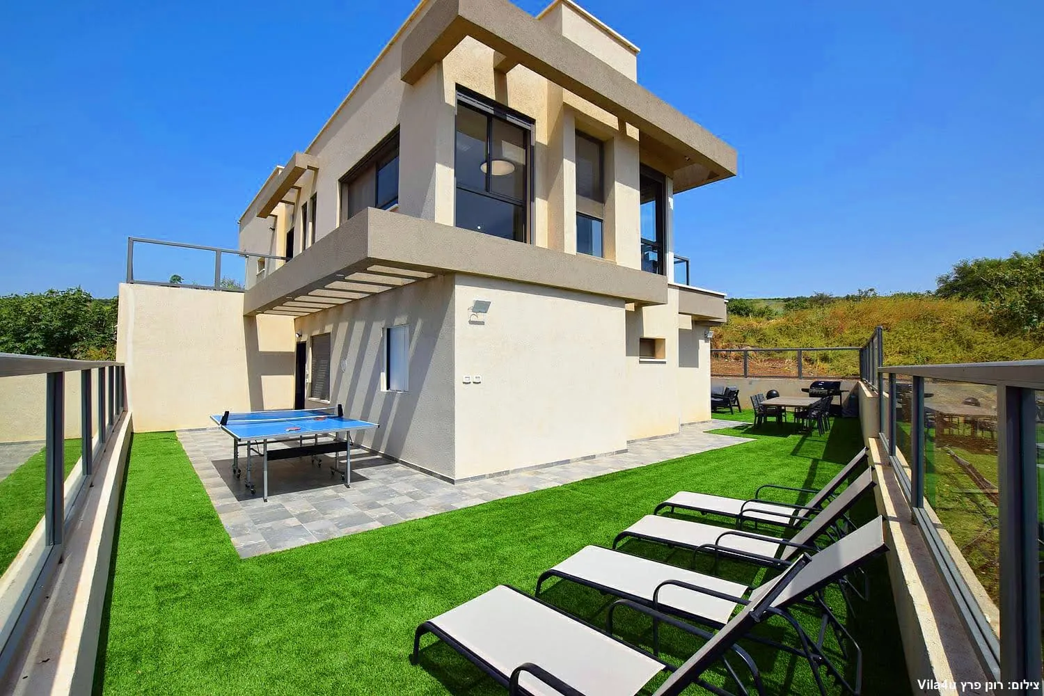 Kinneret House – חוץ ובריכה